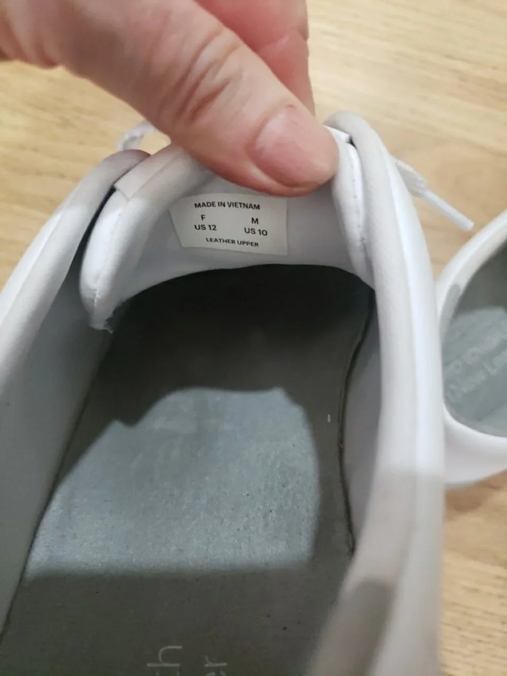 Everlane Releather Tennis Shoe White Unisex W12 M10 Classic Recycled Preppy